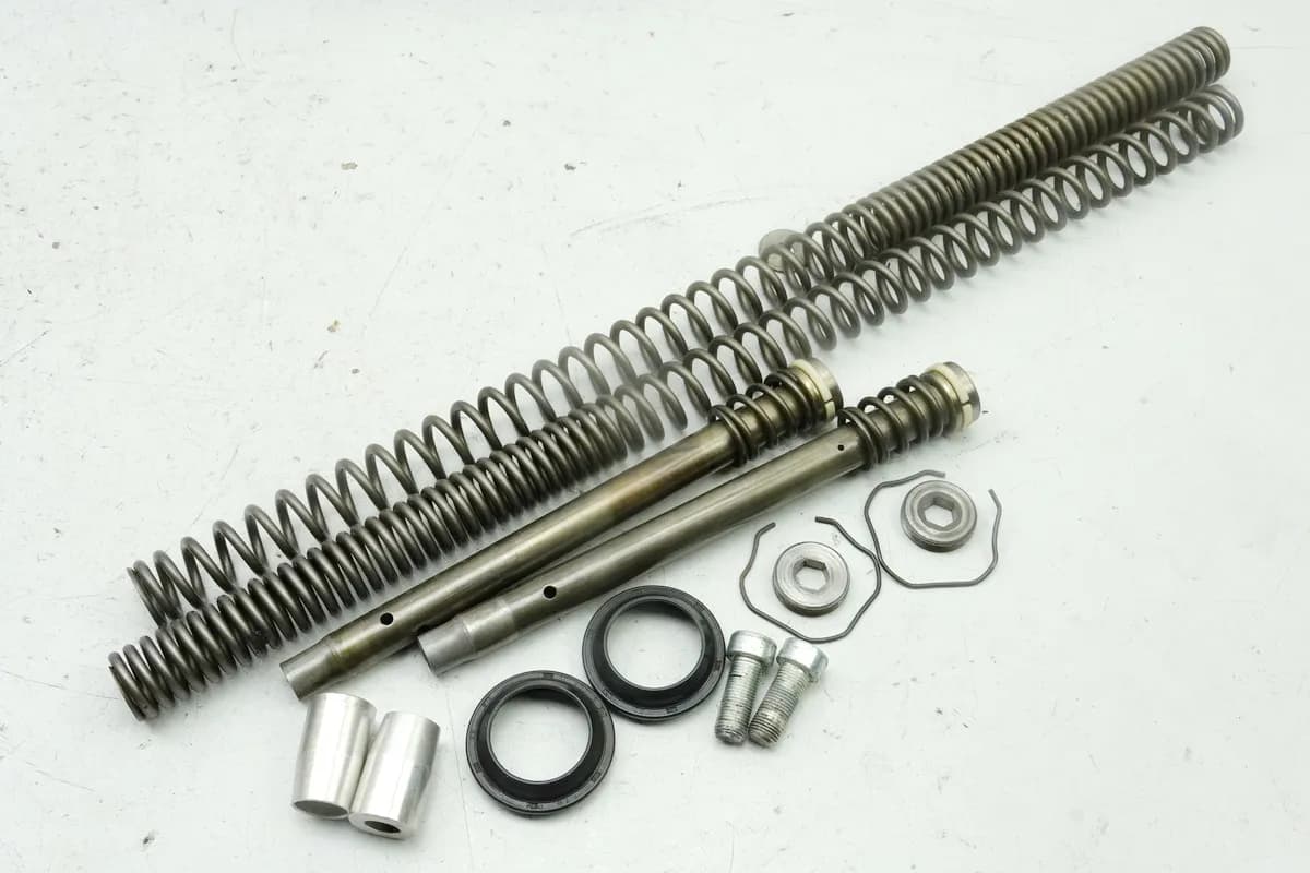 SUZUKI RG 125 NF12B GAMMA Gabel Innenteile Dämpfer Feder Hülse Kartusche