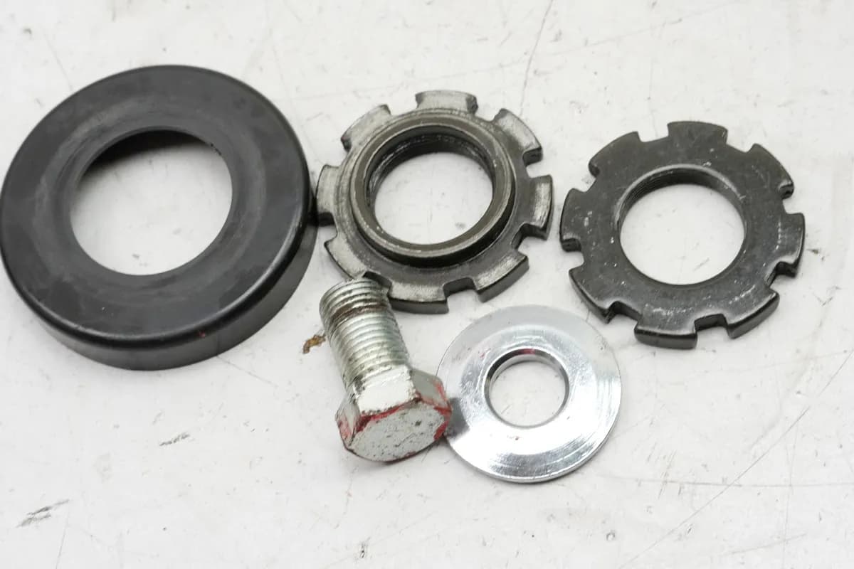 KAWASAKI VN 750 A-D Vulkan Twin Mutter Sicherung Lenkkopf Gabelbrücke Schraube