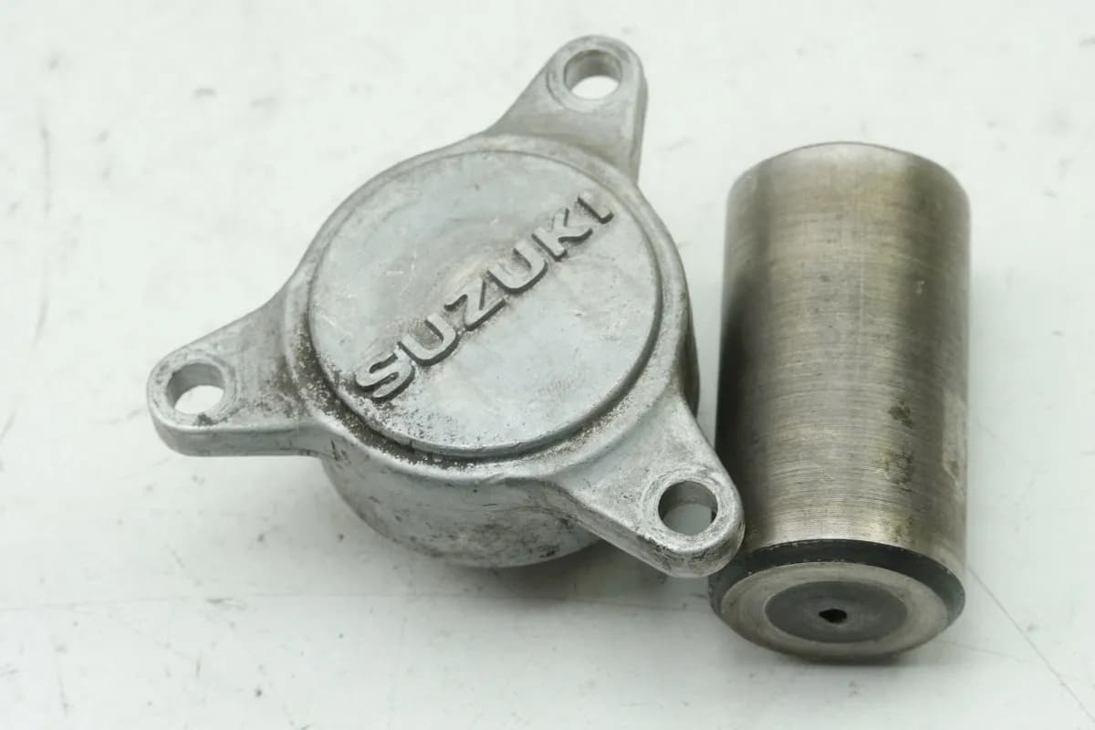 SUZUKI RG 125 NF12B GAMMA Motordeckel Bolzen Kolben (für Zylinder Motor)