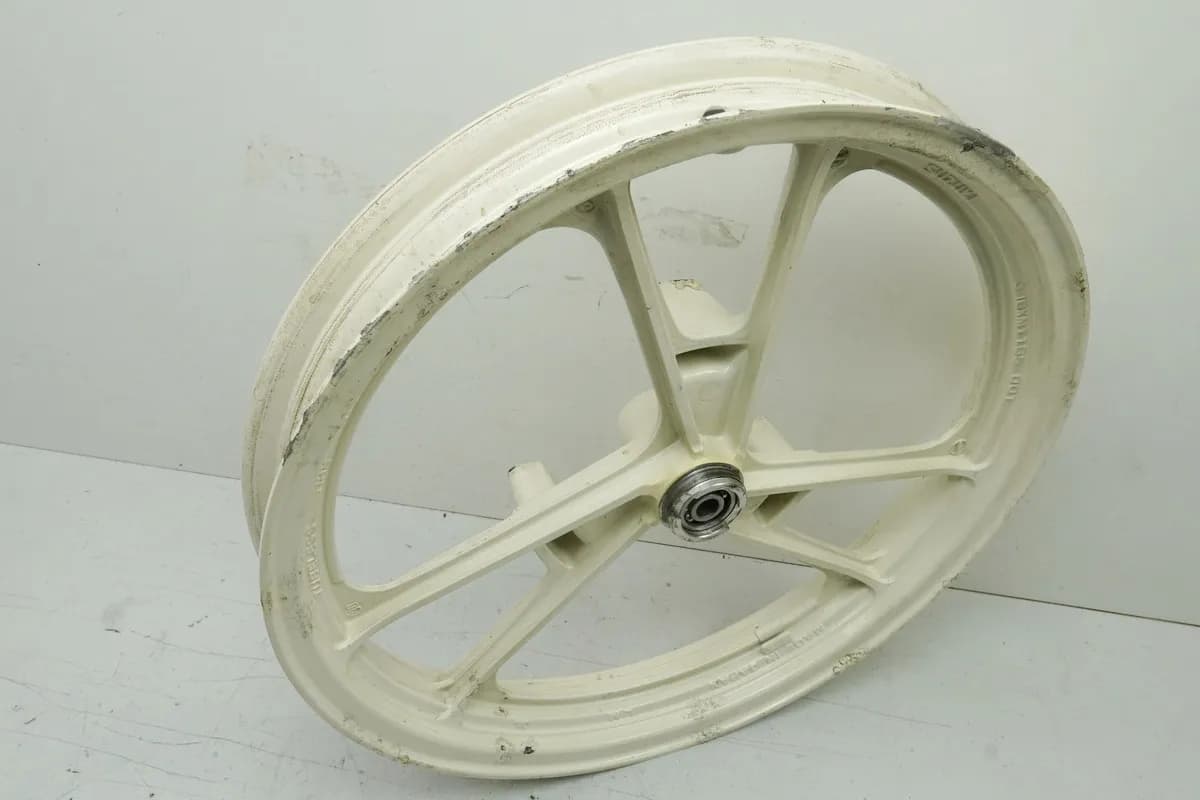 SUZUKI RG 125 NF12B GAMMA Felge vorn Vorderrad Vorderradfelge J 16 x MT 1.85