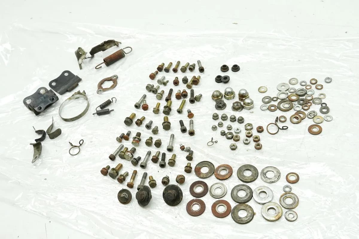 YAMAHA SR 250 3Y8 Schrauben & Kleinteile (für Rahmen Fahrwerk Verkleidung)