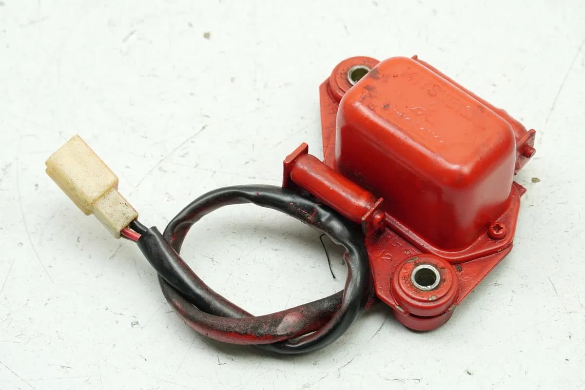 YAMAHA DS7 250 Regler Relais Spannungsregler Mitsubishi Voltage Reg Asy