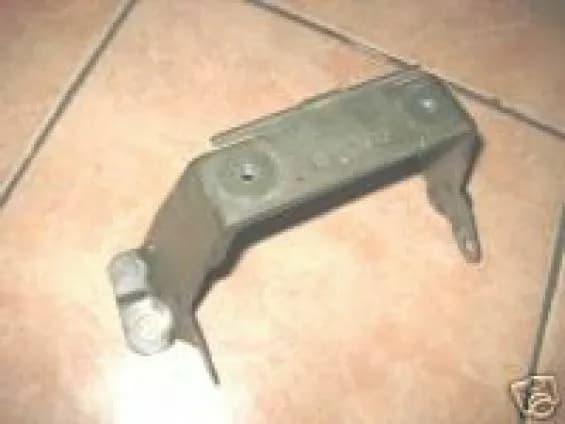 SUZUKI GSXF 600 AJ HALTERUNG RAHMEN 98-02