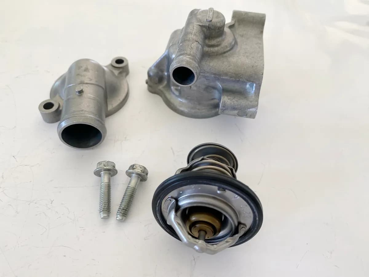 HONDA CBR 600 RR PC40 Thermostat Thermostatgehäuse (für Motor) 07-13