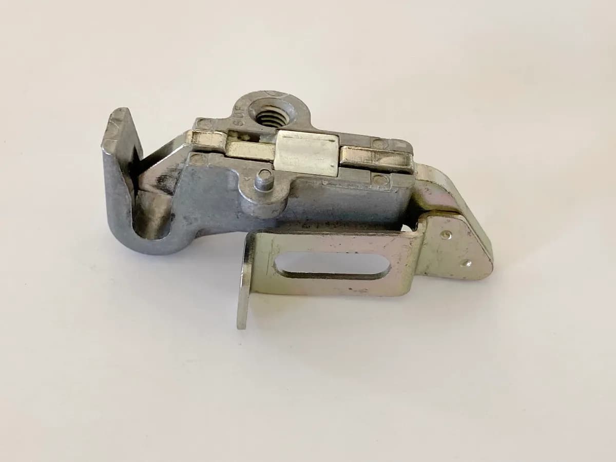 HONDA CBR 600 RR PC40 Verriegelung Soziussitz Schließhaken Sitz Öffner 07-13