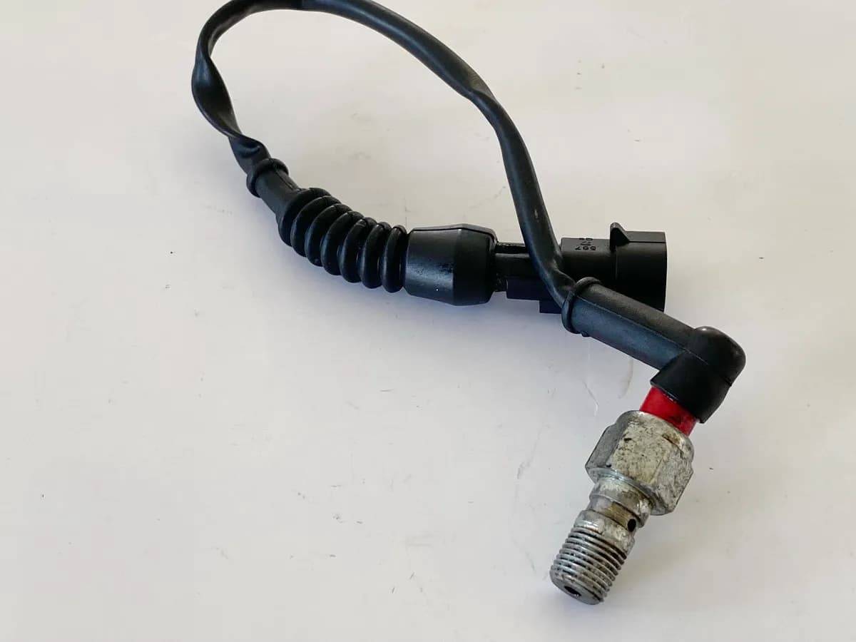 KTM 1290 SUPERDUKE R Bremslichtschalter hinten (für Fußbremszylinder) 14 -16