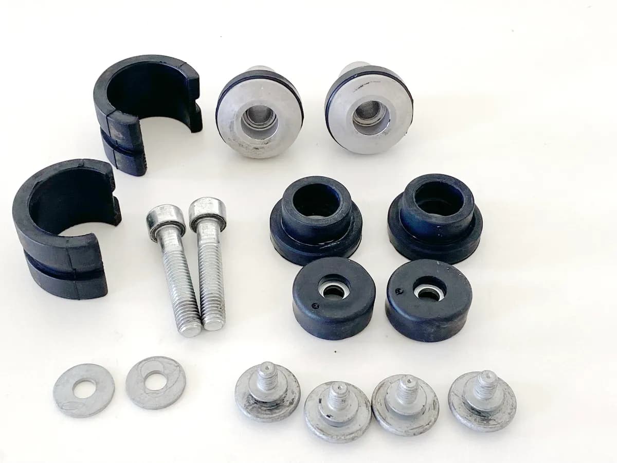 KTM 1290 SUPERDUKE R Halter Tank Dämpfer Gummis Auflage Tankhalter 14-16