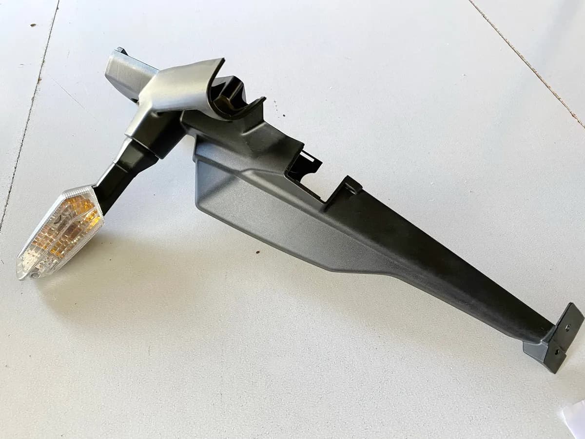 KAWASAKI Z1000 Kennzeichenhalter links Kennzeichenträger Träger Blinker Klappe