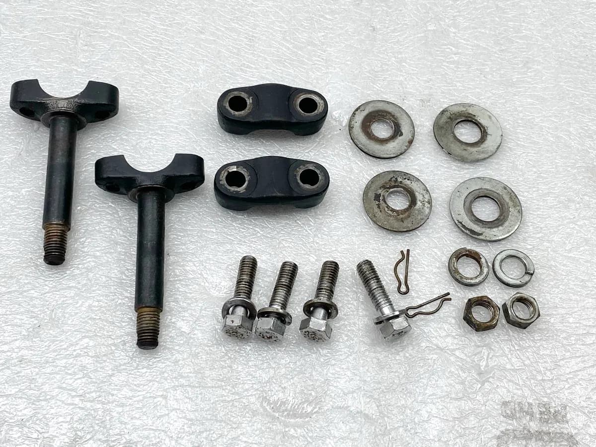 YAMAHA RD 250 1A2 Lenkerklemmung Riser Paar Halter Lenker Klemmung