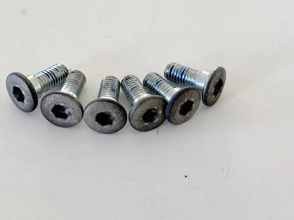 SUZUKI AN 400 WVAU BURGMAN Schrauben Bremsscheibe vorn (für Felge vorn) K1 K2