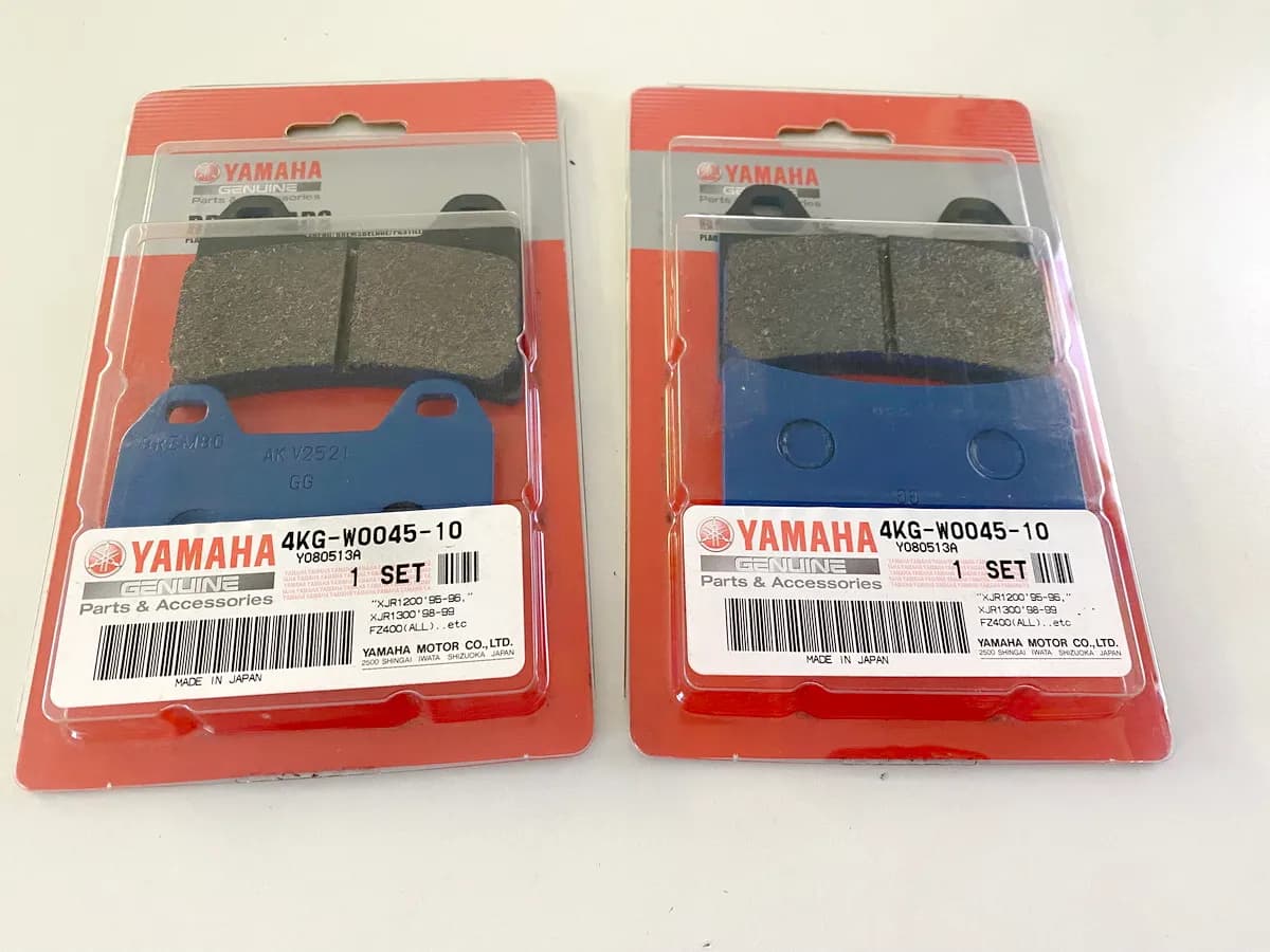Yamaha 2 Sätze Bremsbeläge vorn links rechts original 4KG-W0045-10 FZ XJR NEU