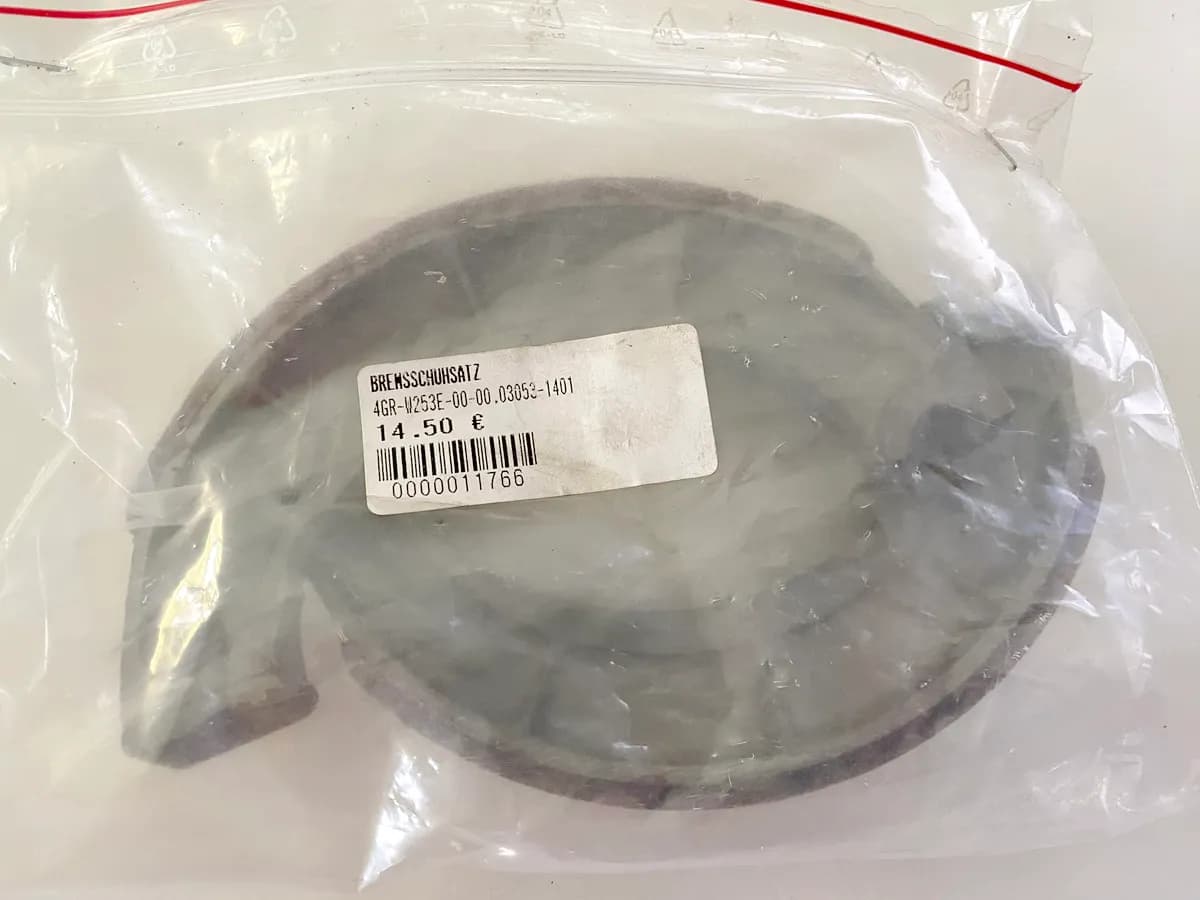 Yamaha Bremsbacken Satz Bremsbeläge hinten original 4GR-W253E-00-00 - NEU