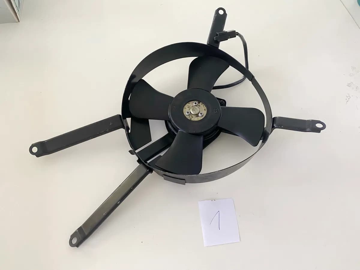 KAWASAKI ZX-7R ZX750P Lüfter Kühler Lüfterrad 1 Motor Ventilator 96-03
