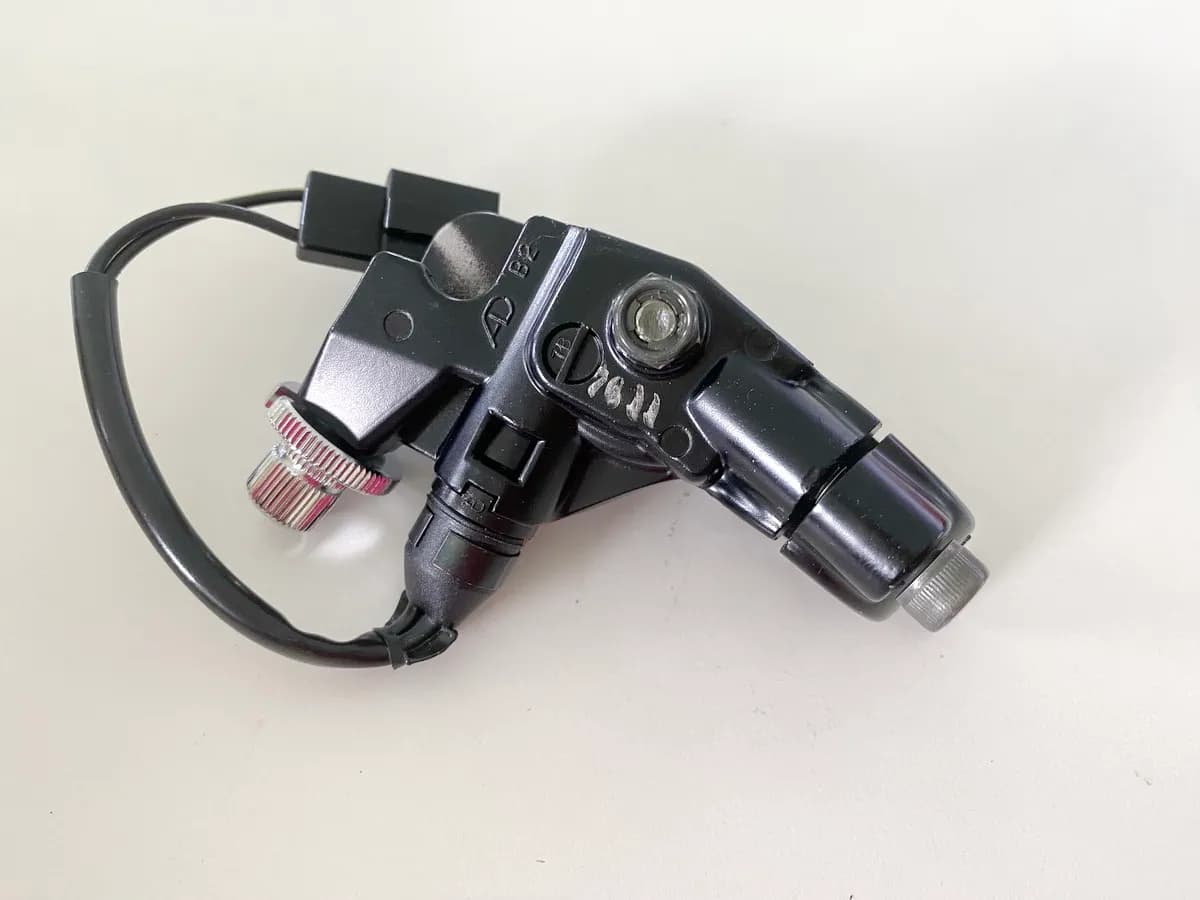 TRIUMPH DAYTONA 955 i T 595 N Kupplungsarmatur Halter Kupplungshebel 2046503