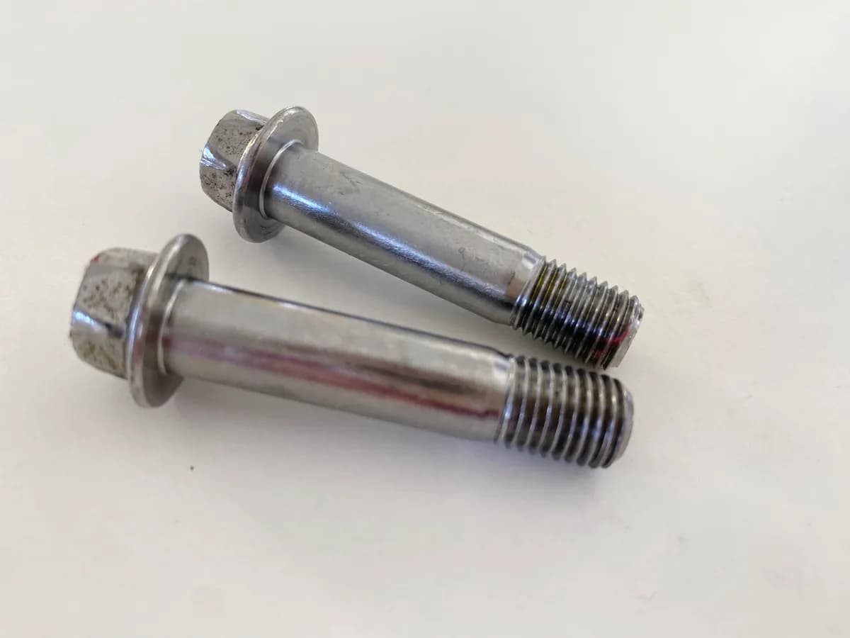 KAWASAKI EN 500 EN 500 A Schrauben Bremssattel vorn Bremszange