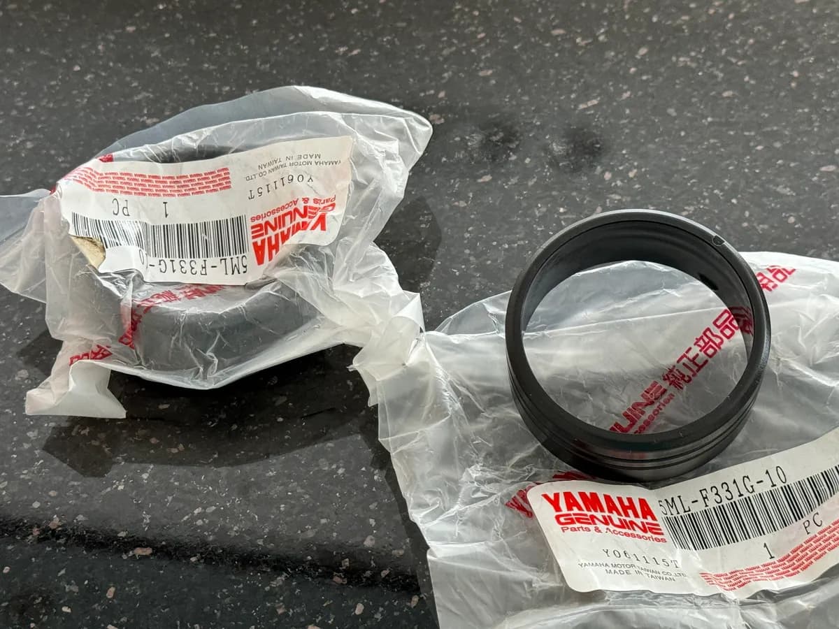 YAMAHA NXC XC Cygnus Flame original Deckel Gabel Fork Cover 2 Stück - NEU