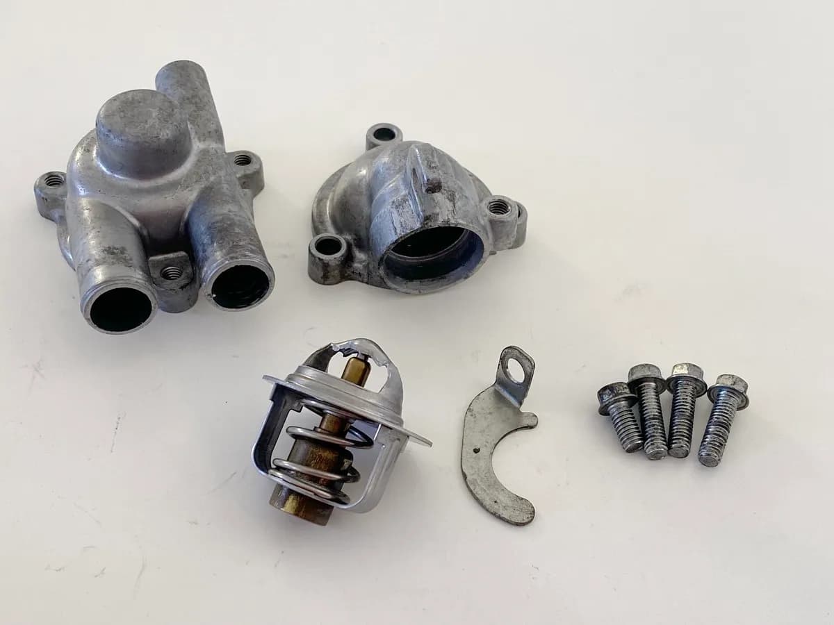 KAWASAKI EN 500 EN 500 A Thermostat Thermostatgehäuse (für Kühler Motor)