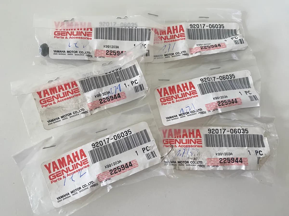 YAMAHA MT TDM XT XVZ YZF original Schraube Bolzen Screw 6 Stück - NEU