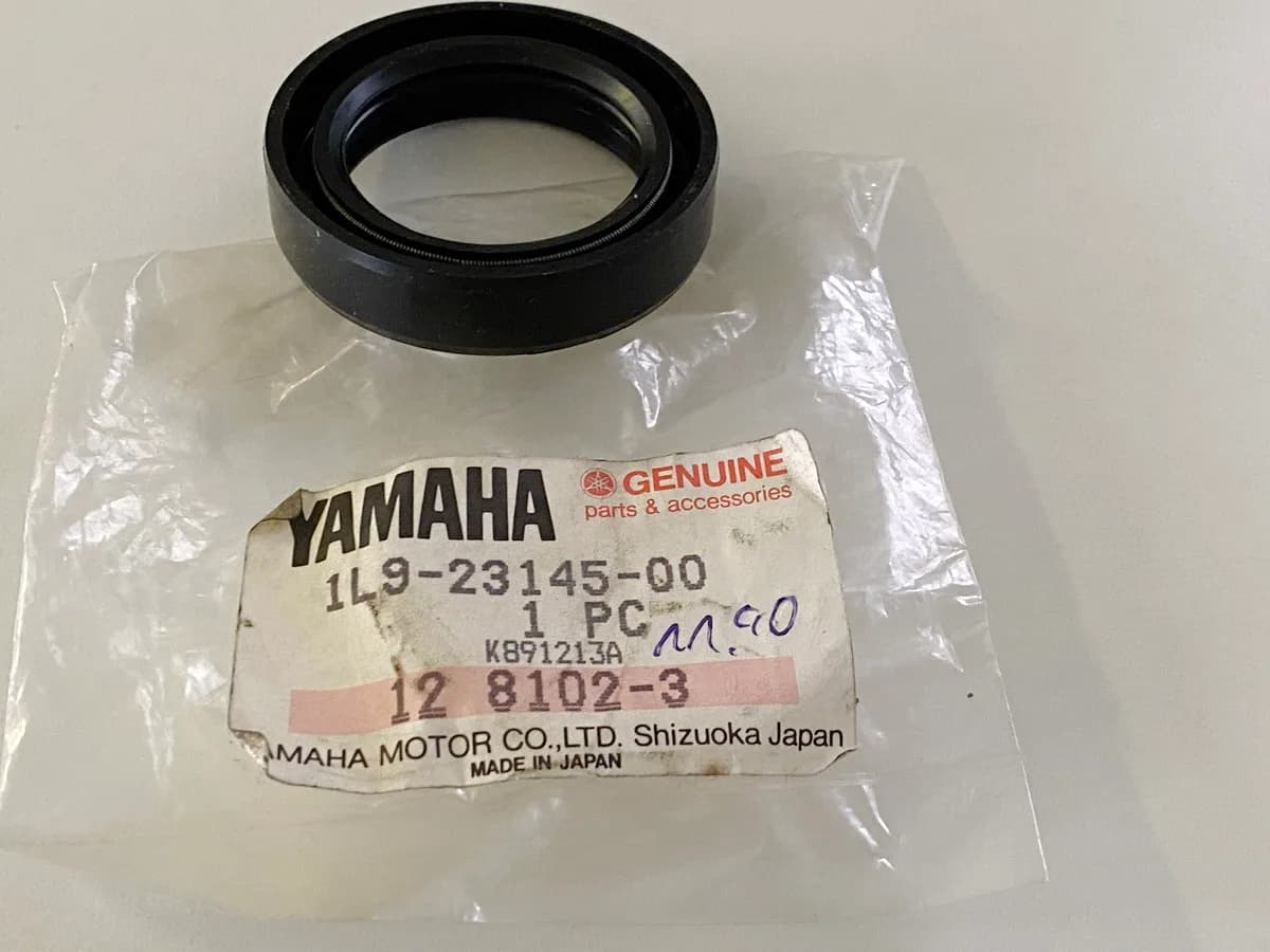 YAMAHA TT-R125 XS250 XS400 original Wellendichtring Gabel Fork - NEU