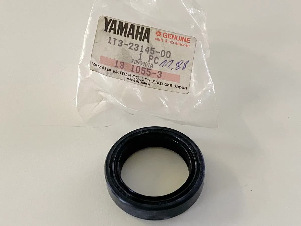 YAMAHA AG DT SR XT original Wellendichtring Gabel vorn Fork - NEU