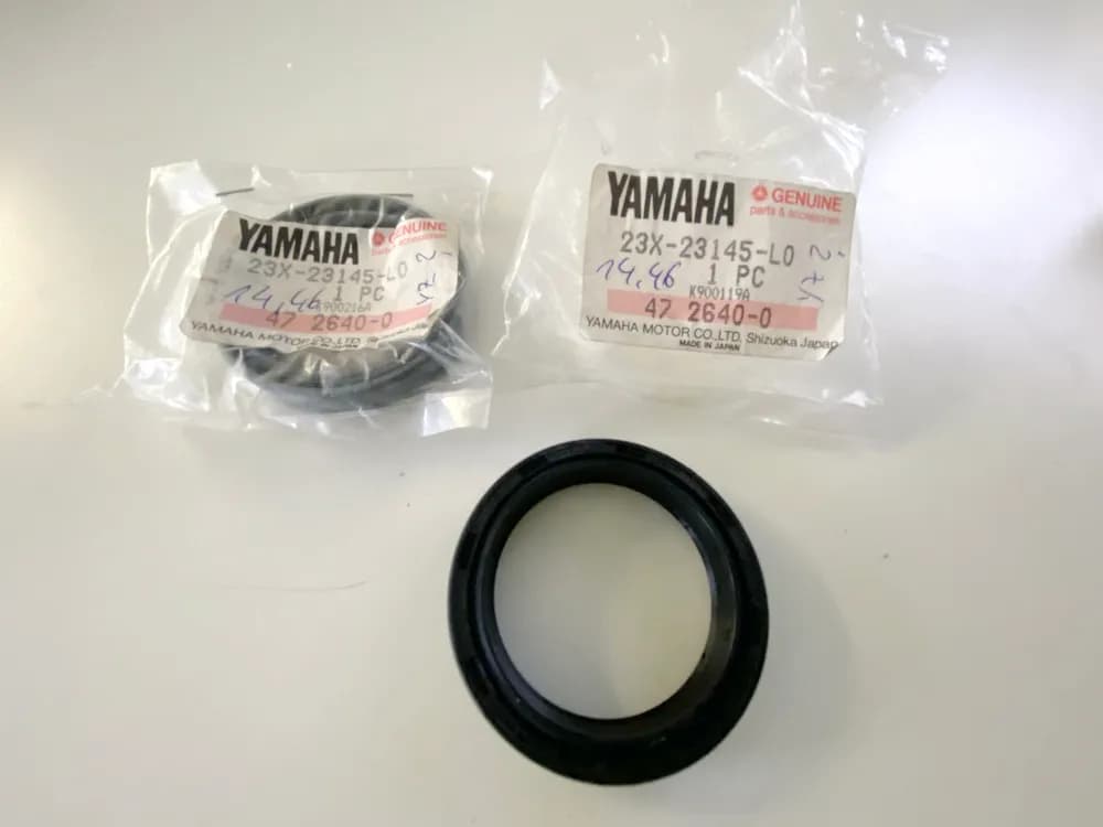 YAMAHA IT XTZ YZ original Wellendichtring Gabel Fork 2 Stück - NEU