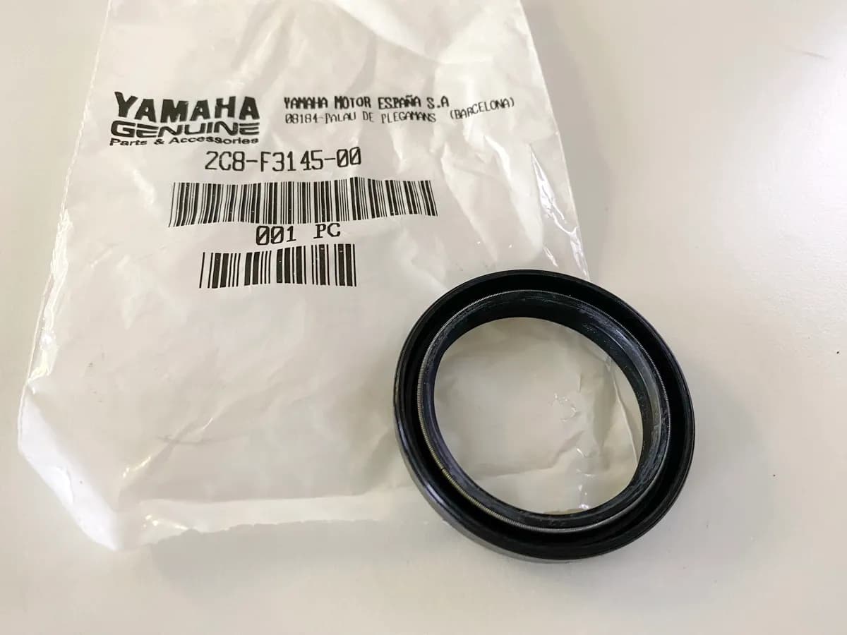 YAMAHA DT125X original Wellendichtring Gabel Fork - NEU