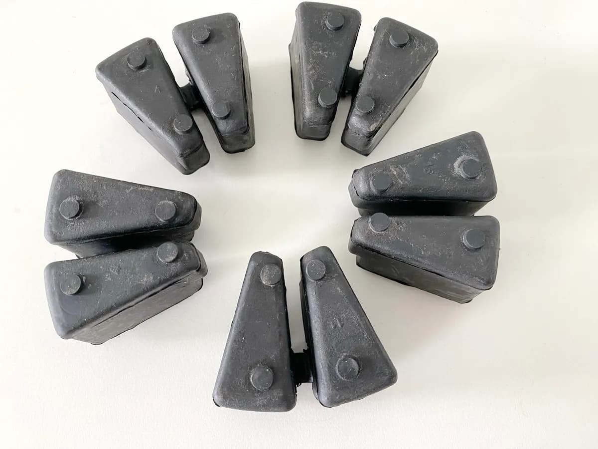 YAMAHA YZF 600 4TV THUNDERCAT Ruckdämpfer Gummis Satz (Felge Hinterrad)