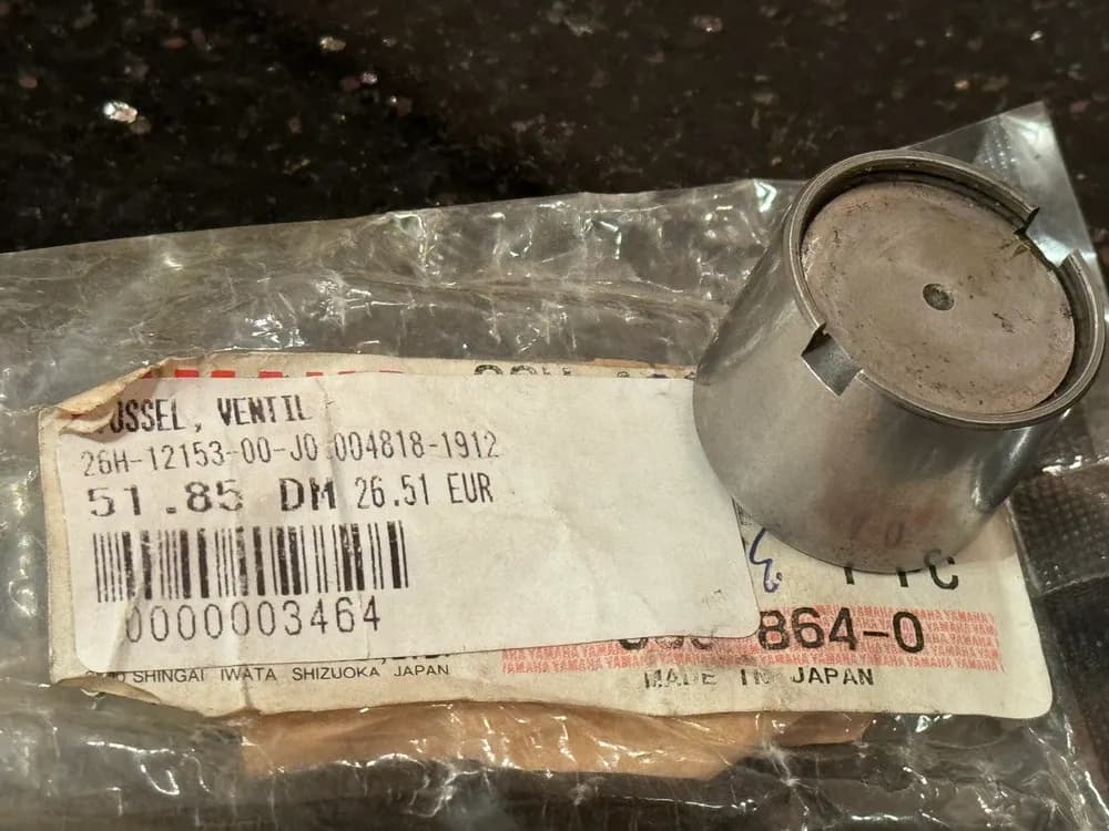 YAMAHA FJ XJR XJ XVZ VMX original Stossel Ventil 26H-12153-00 - NEU