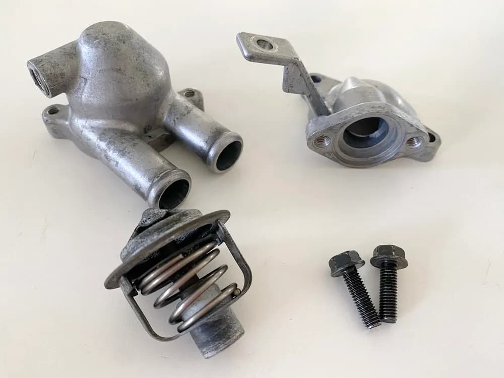 HONDA NTV 650 RC33 REVERE Thermostat Thermostatgehäuse (für Kühlkreislauf Motor)