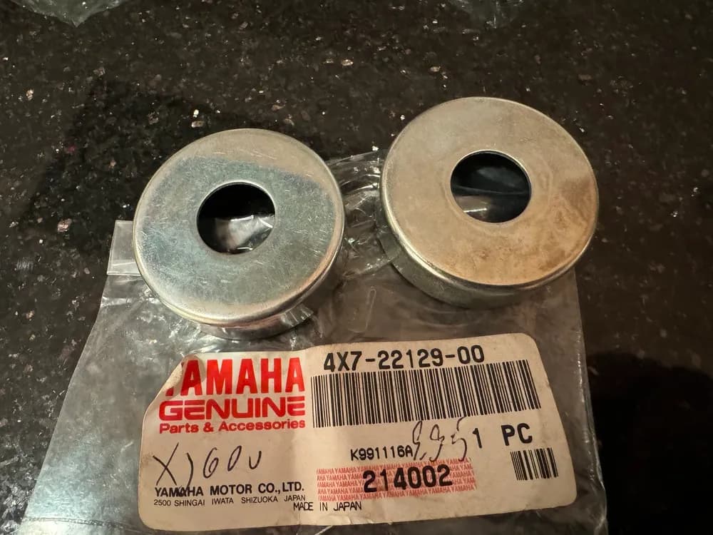 YAMAHA TDM XV XJ YFM YFZ original Staubdeckel 2 Cover Schwinge Rahmen Paar - NEU