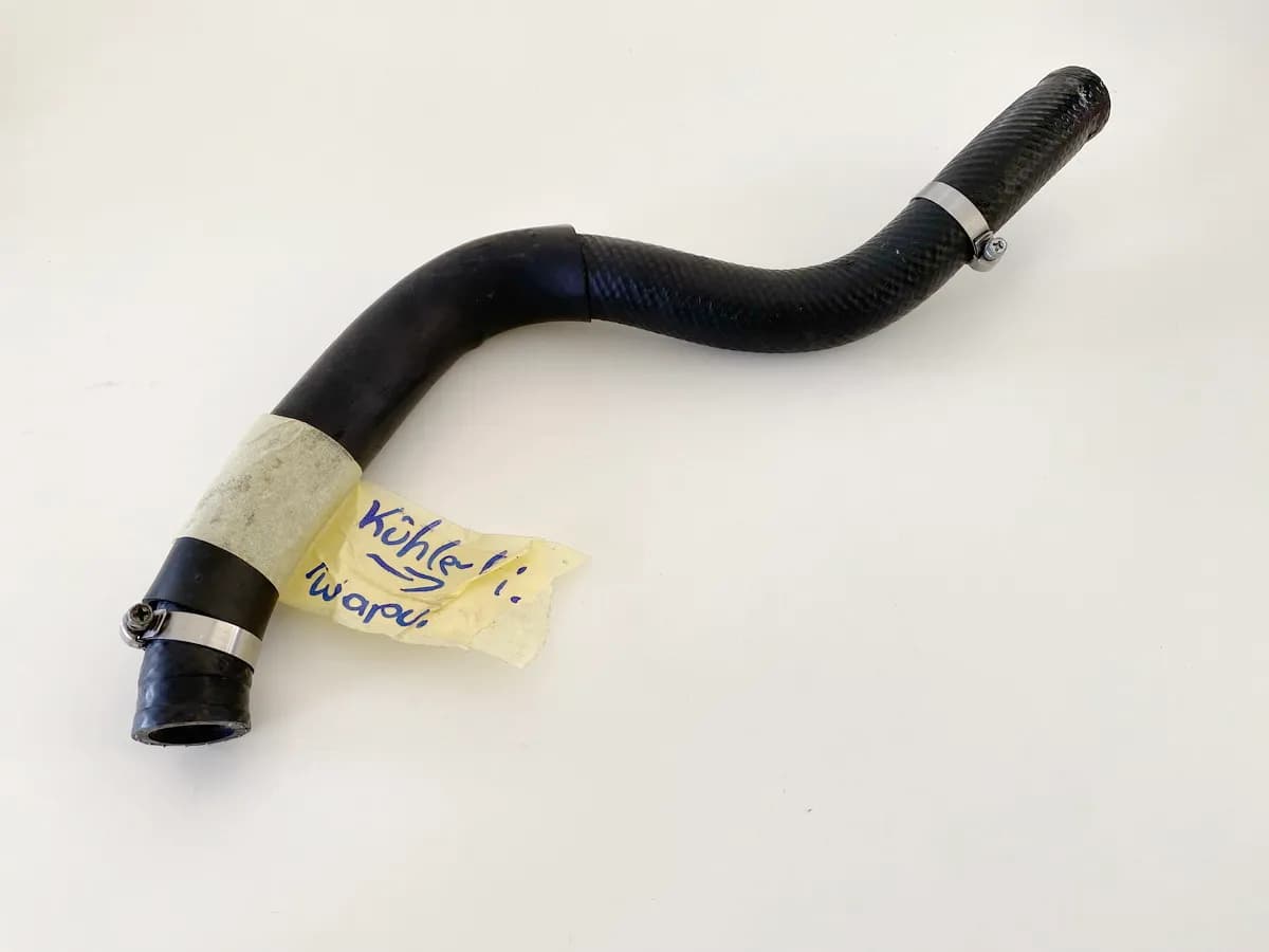 YAMAHA YZF 600 4TV THUNDERCAT Kühlerschlauch Kühler links -> Wasserpumpe