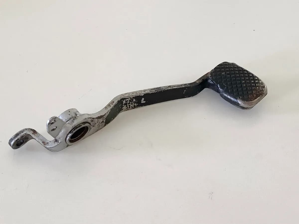 HONDA NTV 650 RC33 REVERE Bremspedal Fußbremspedal Bremshebel Fußbremshebel