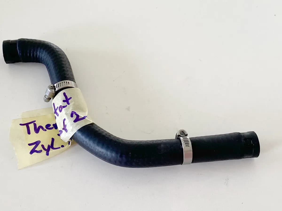 HONDA NTV 650 RC33 REVERE Kühlerschlauch Thermostat zu Zylinderkopf (Motor)