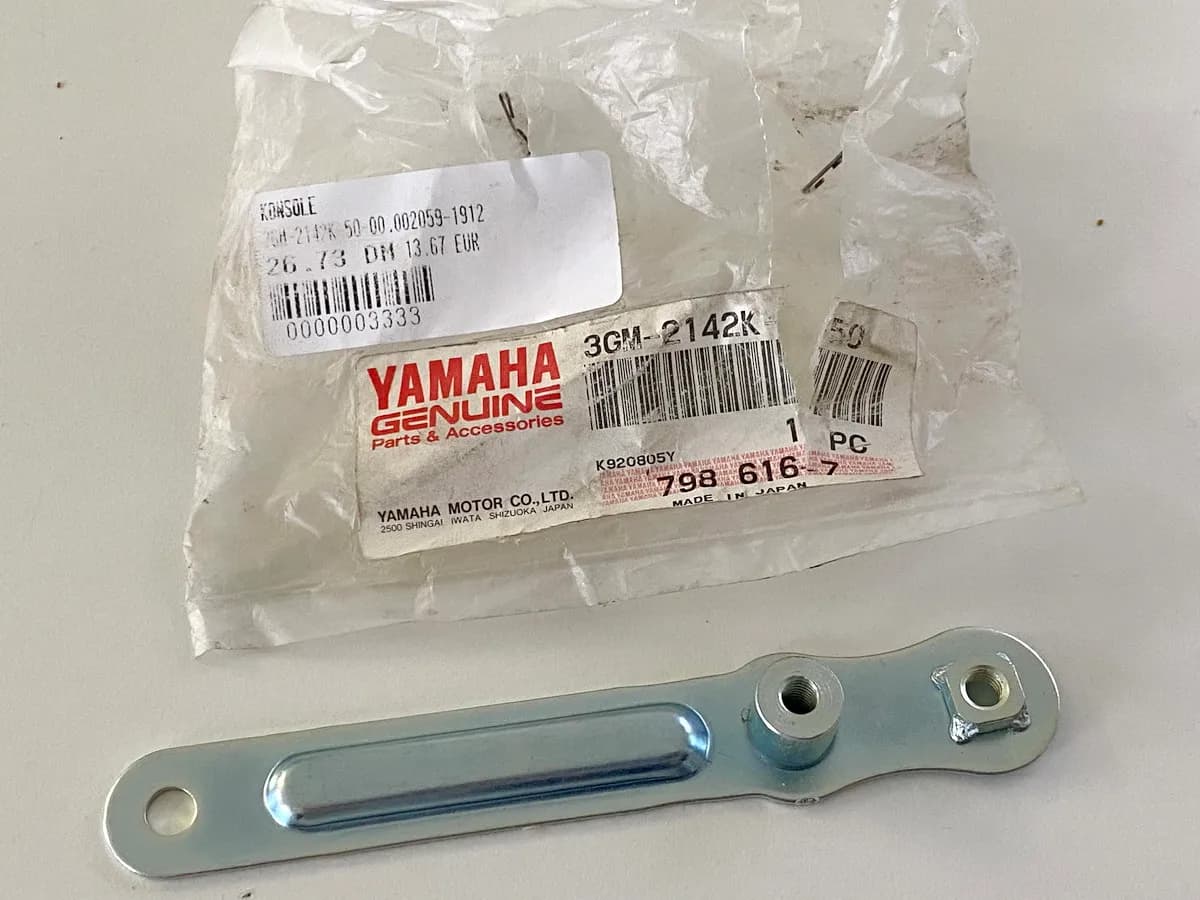 YAMAHA FZR1000 original Konsole Halterung Halter Kühler Bracket Radiator - NEU