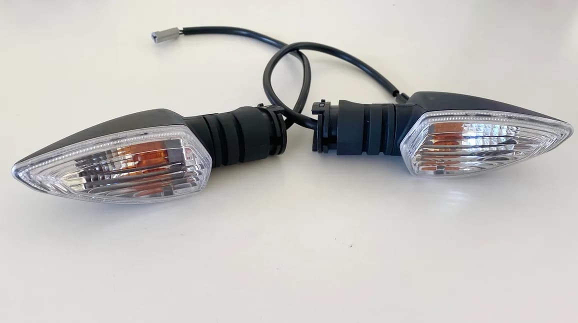 YAMAHA MT125 original Blinker Turn Signal - Paar vorn links + rechts - NEU