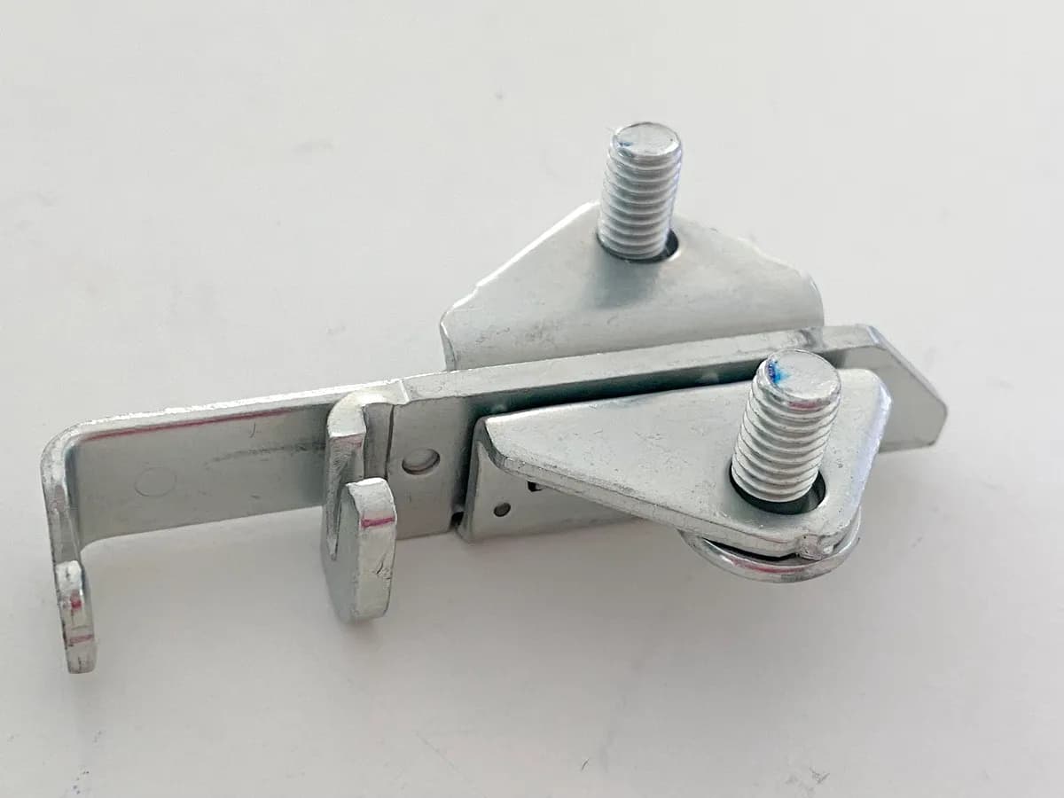 YAMAHA MTN 1000 MT10 RN78 Verschluß Sitzbank Verriegelung Sitz Schließhaken