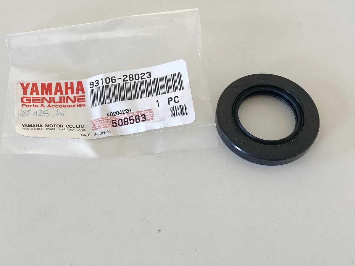 YAMAHA DT SR TT WR XVS XVZ original Wellendichtring Simmerring hinten - NEU