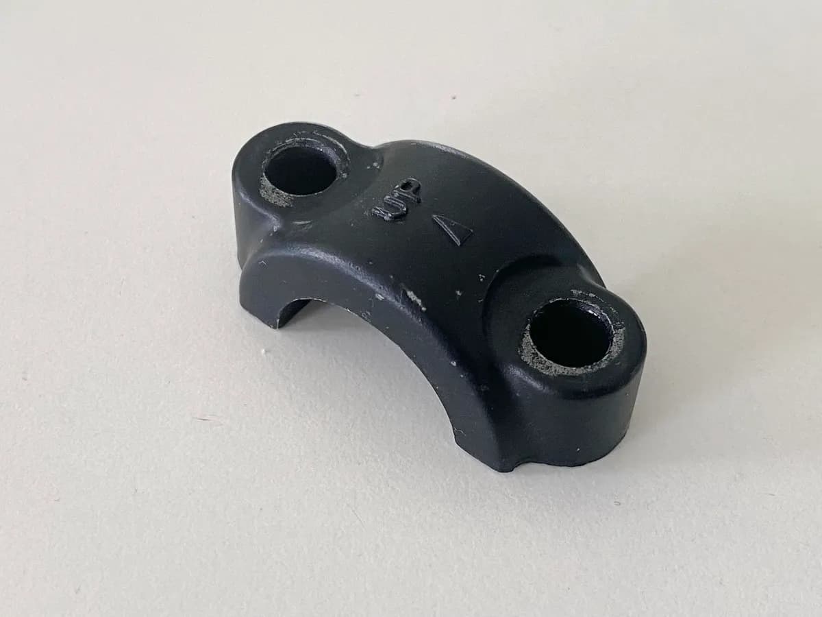 HONDA CBR 1000 RR ABS SC77 Klemme Lenkerhebel Schelle Halter Bremszylinder