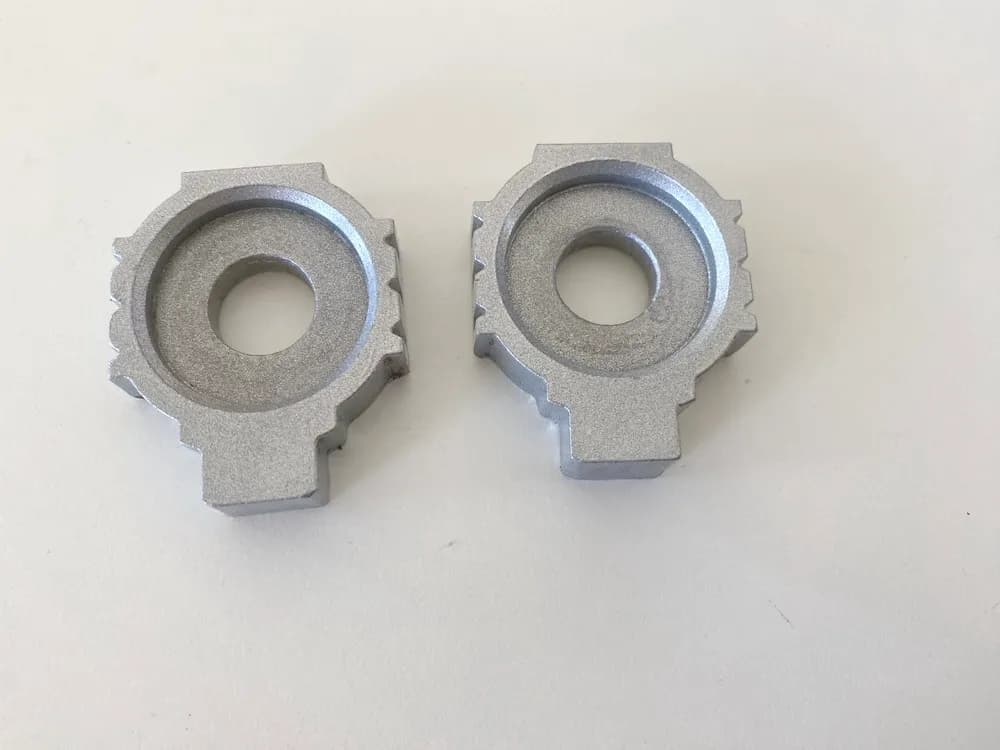 HUSQVARNA Vitpilen HQV 401 Kettenspanner Paar (für Schwinge Achse Felge) 6897 km