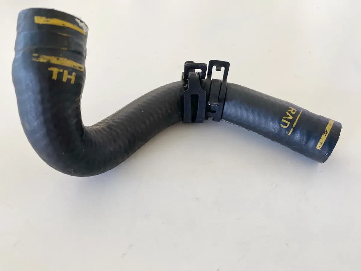 HUSQVARNA Vitpilen HQV 401 Kühlerschlauch Kühler li -> Thermostat NUR 6897 km