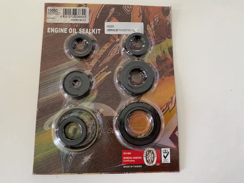 Wellendichtringsatz Dichtungen Motor Piaggio 15650 - NEU