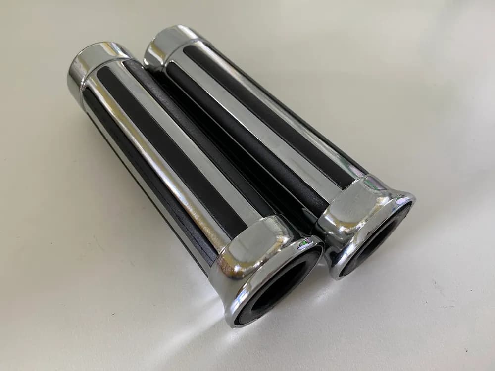 Highway Hawk Lenkergriffe Griffe H45-0142 Gripset Ribbed Chrome 22 mm - NEU