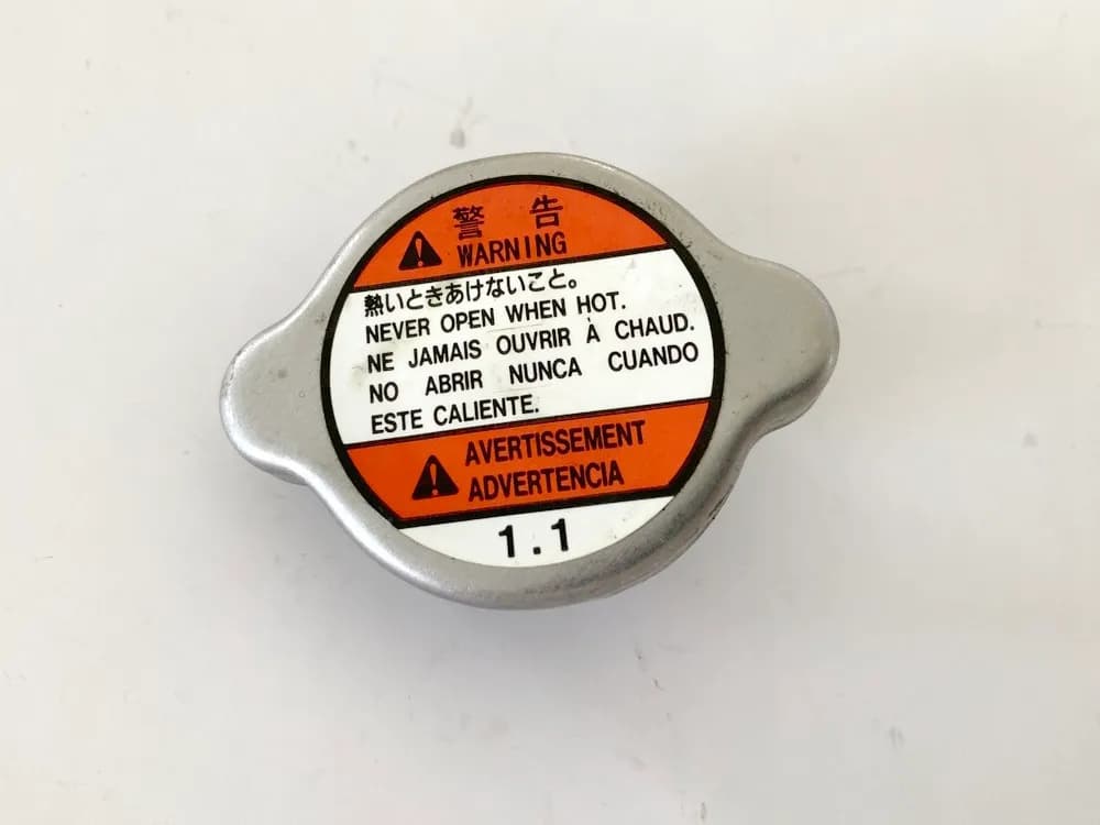 SUZUKI GSX-R 750 WVCW K8 K9 L0 600 Kühlerdeckel Cover Deckel Kühler Verschluss