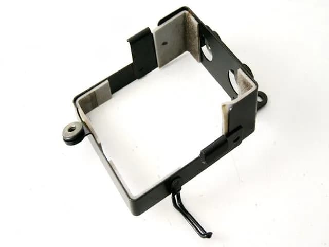 SUZUKI GZ 125 MARAUDER HALTERUNG HALTER BATTERIE