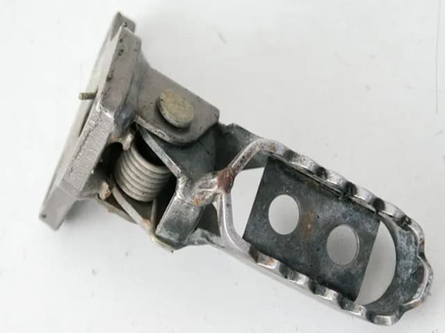 CAGIVA W12 350 2N1 FUßRASTENANLAGE FAHRER RECHTS