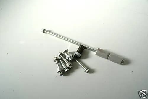 HONDA CBR 600 PC35 MOTORHALTERUNG ACHSE 01-06