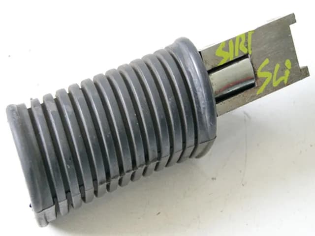 SUZUKI LS 650 NP41A/ B SAVAGE FUßRASTE SOZIUS LINKS