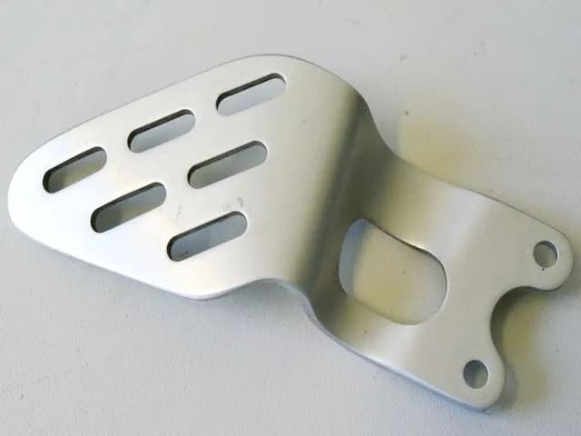 YAMAHA R6 RJ05/ RJ09 FERSENSCHUTZ FERSENSCHONER RECHTS