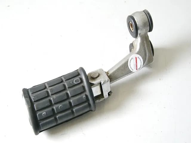 YAMAHA XV 125 VIRAGO FUßRASTE FAHRER LINKS