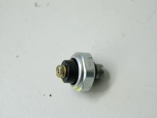 HONDA CBR 600 PC35 ÖLDRUCKSCHALTER